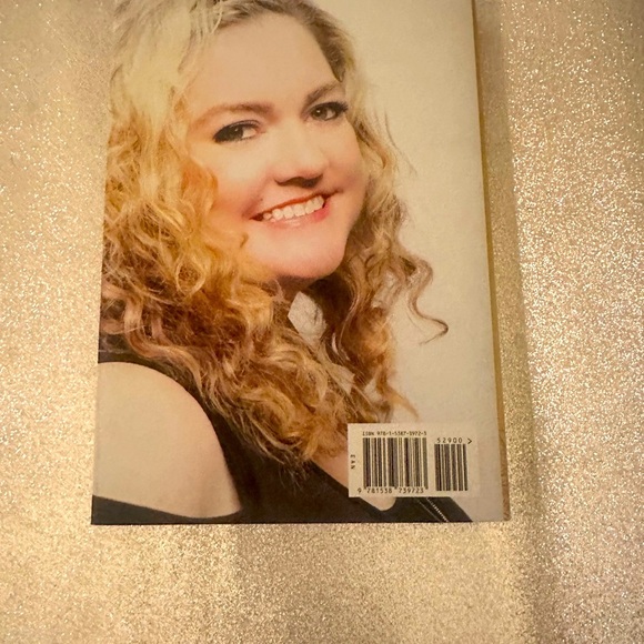 The Best Selling Book: Verity with a bonus Chapter HARDCOVER - Picture 3 of 4